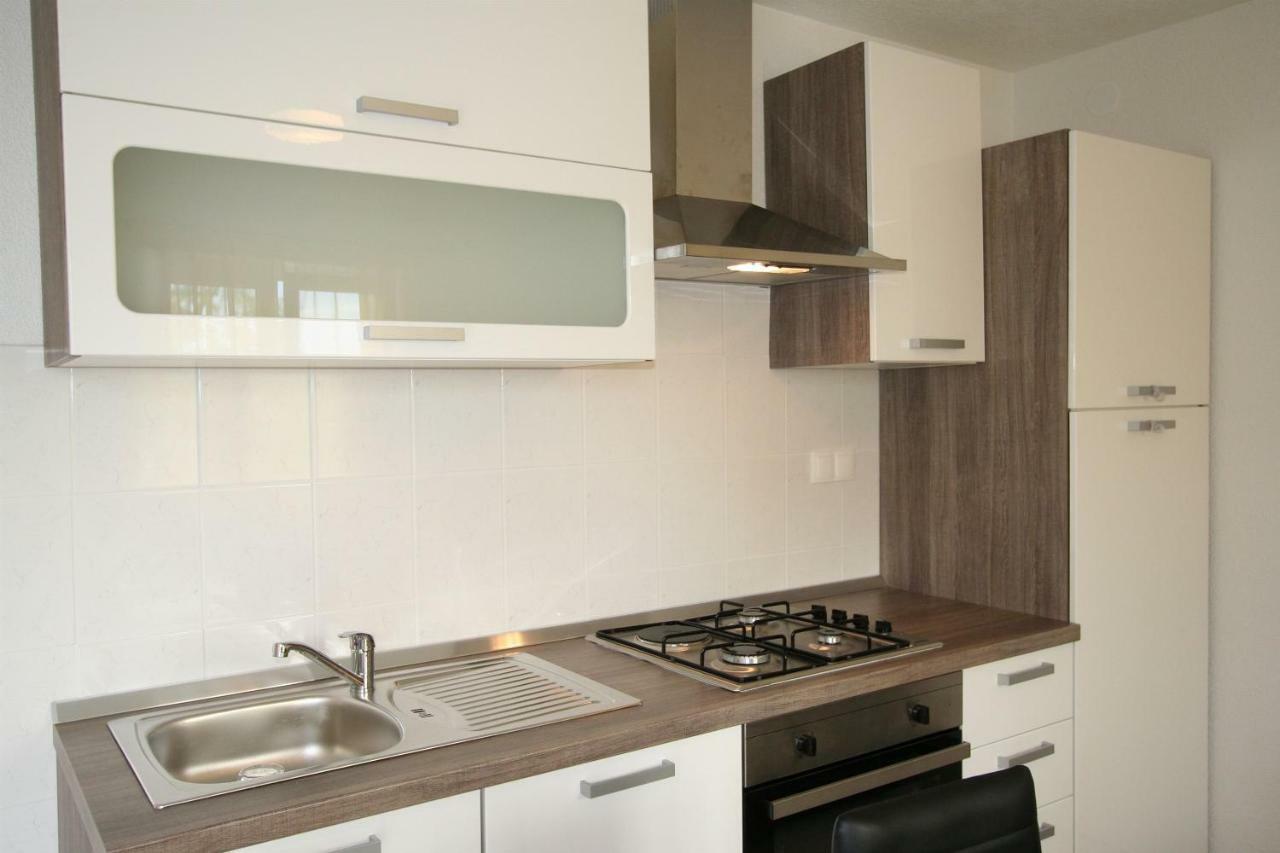 Apartments Hodzic Šilo Buitenkant foto