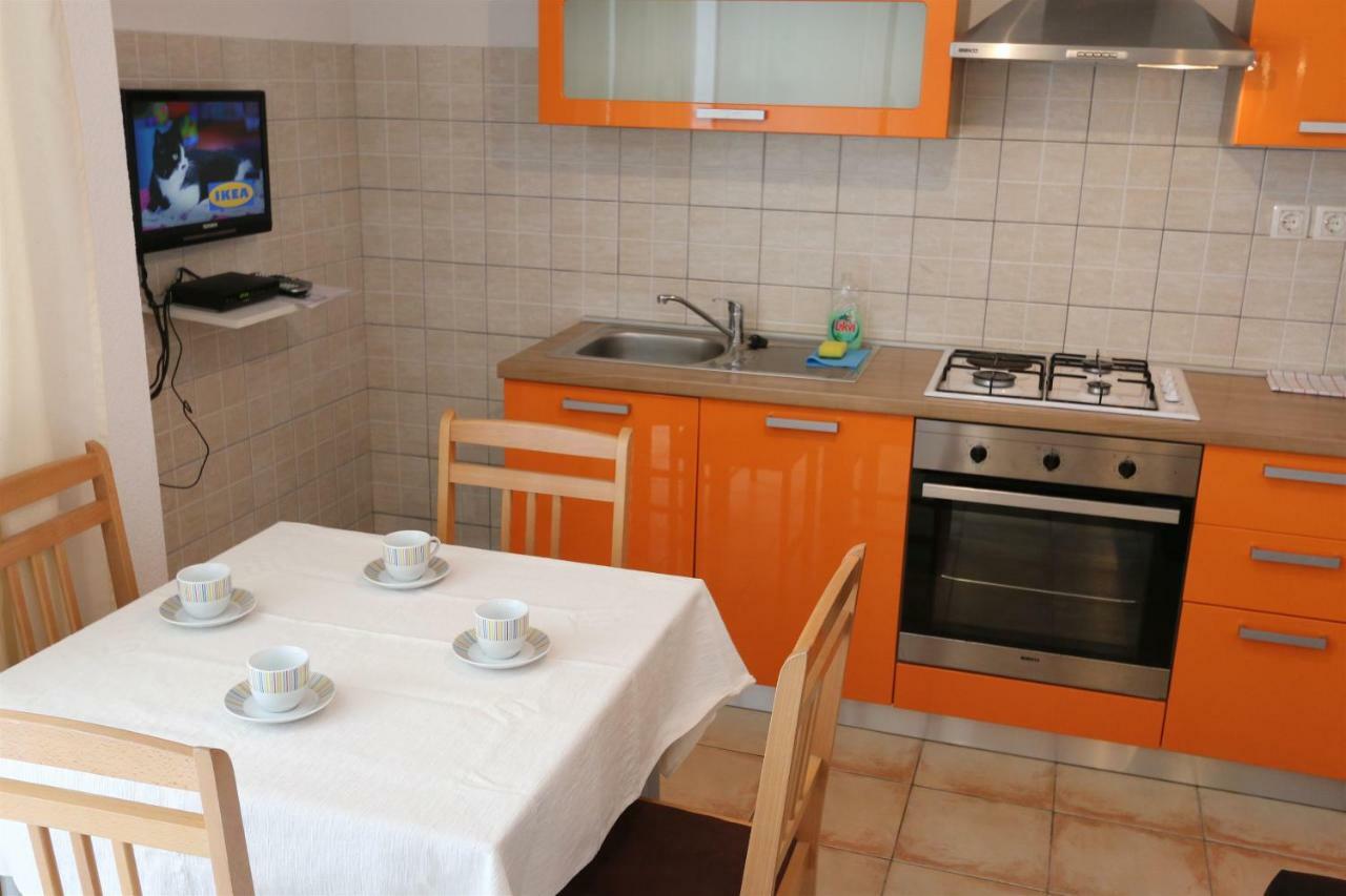 Apartments Hodzic Šilo Buitenkant foto