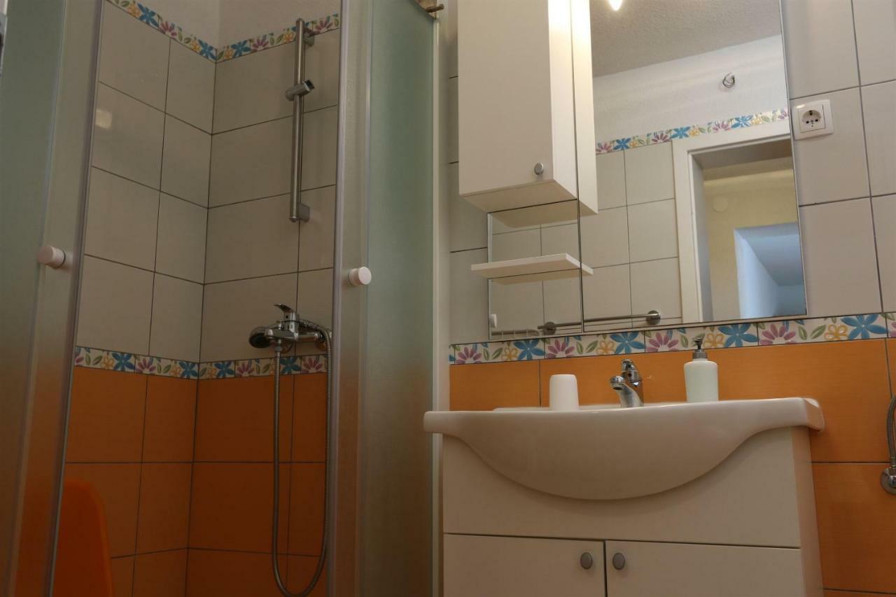 Apartments Hodzic Šilo Buitenkant foto