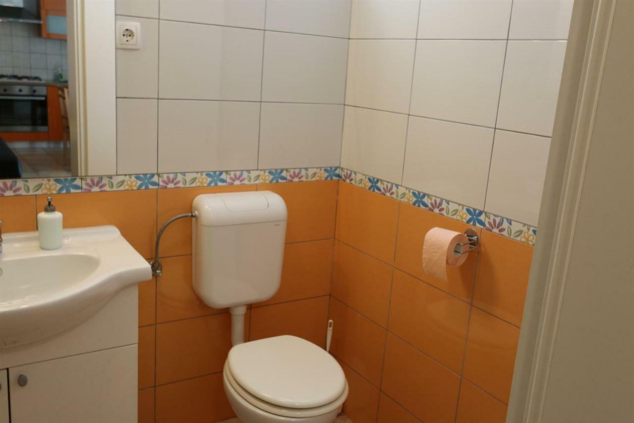 Apartments Hodzic Šilo Buitenkant foto