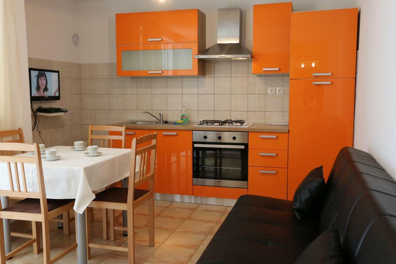 Apartments Hodzic Šilo Buitenkant foto